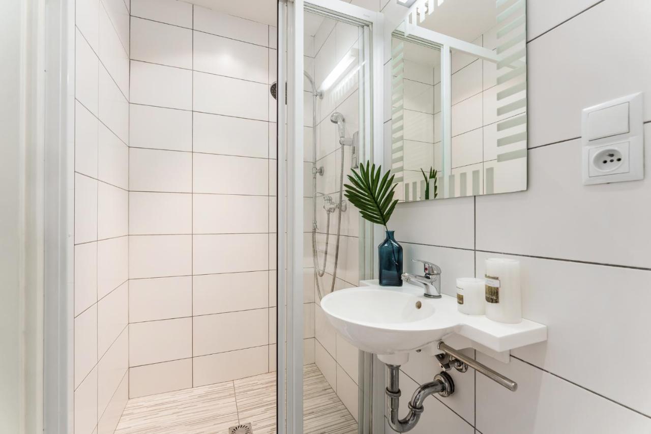 Appartamento The Grand Royal 3Bdr Heart Of Old Town Praga Esterno foto
