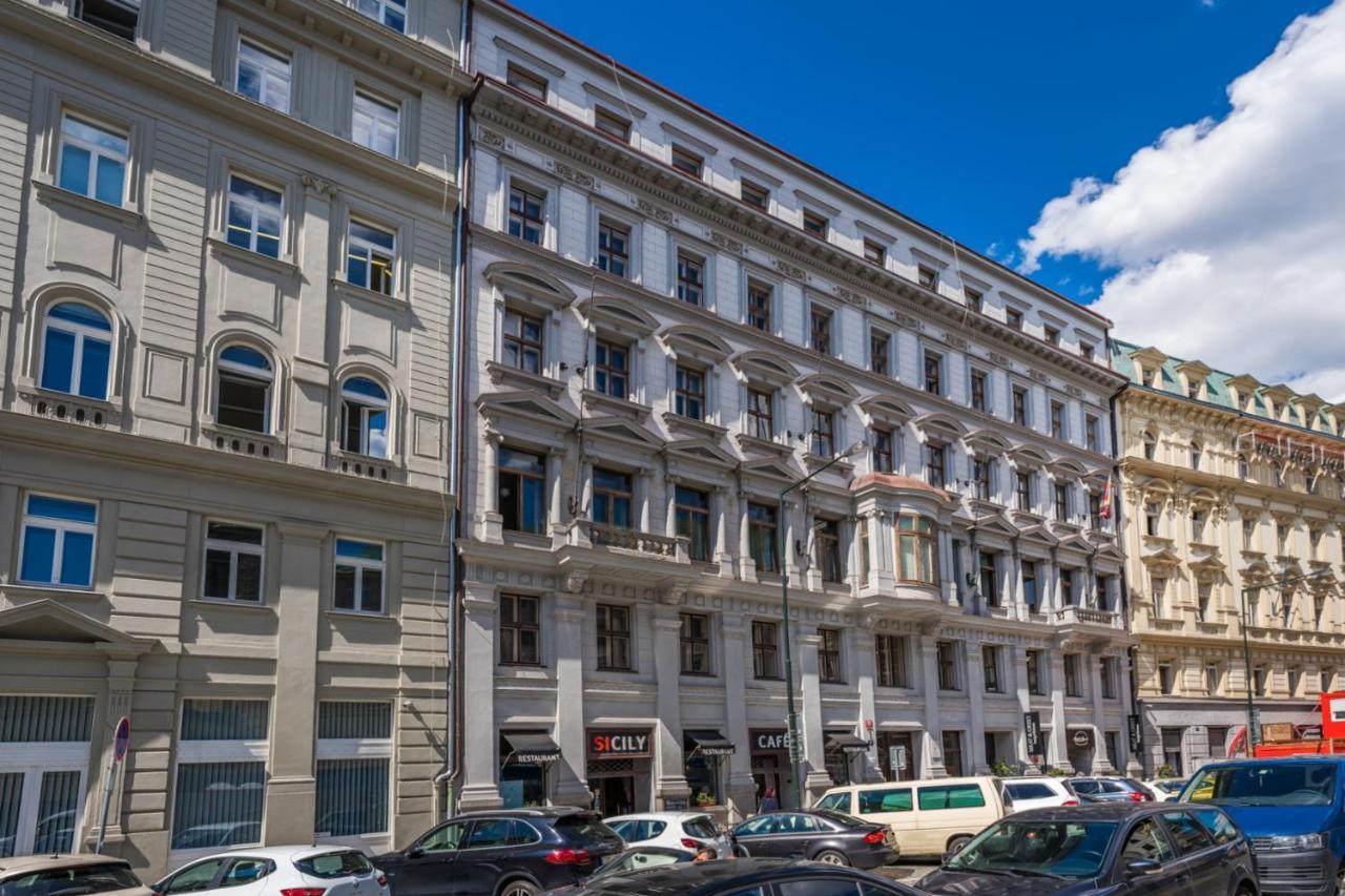 Appartamento The Grand Royal 3Bdr Heart Of Old Town Praga Esterno foto
