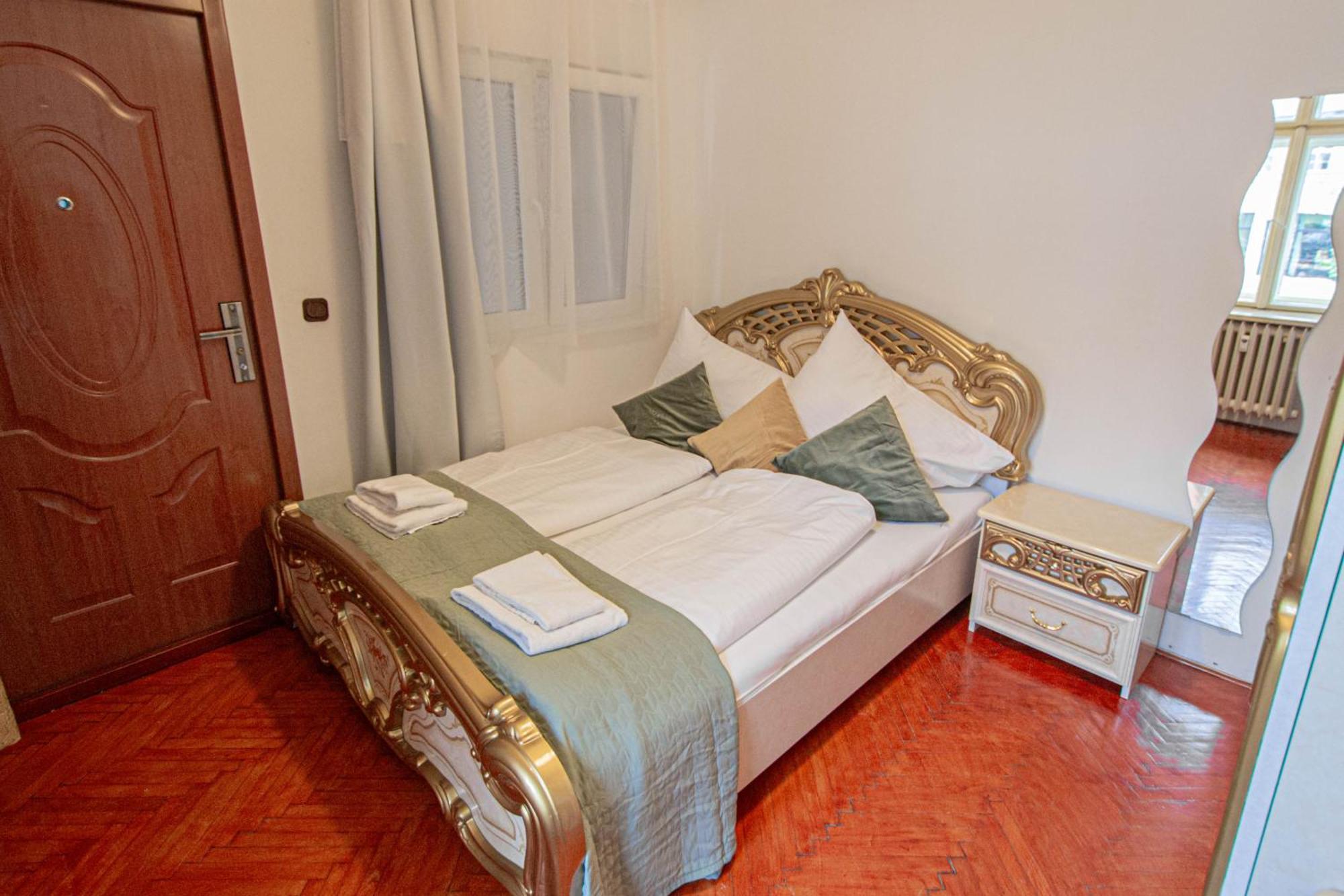 Appartamento The Grand Royal 3Bdr Heart Of Old Town Praga Esterno foto